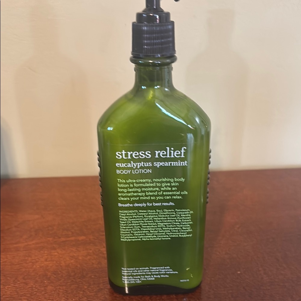 Bath & Body Works stresses releif Moisturizer & Body wash - Picture 10 of 12